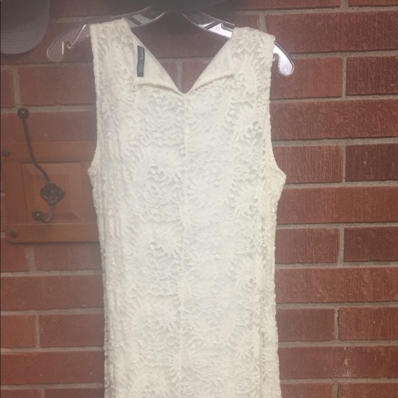 Cream Lace Dress - Picture 2 of 6